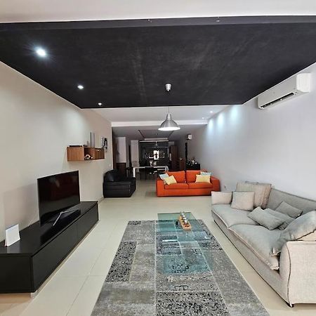 Unique Apartment And Location Birgu Bagian luar foto